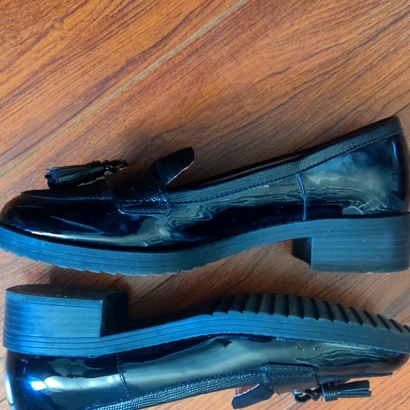 Black patent leather loafers - Picture 1 of 6